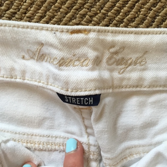 White shorts - Picture 3 of 4