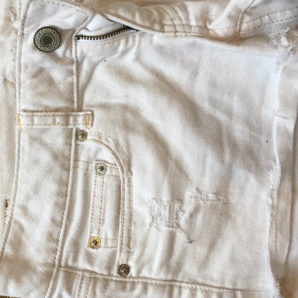 White shorts - Picture 4 of 4