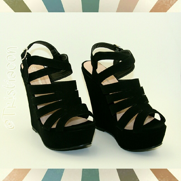 ✨Black Wedge Sandals Sz 8M✨