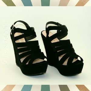 ✨Black Wedge Sandals Sz 8M✨