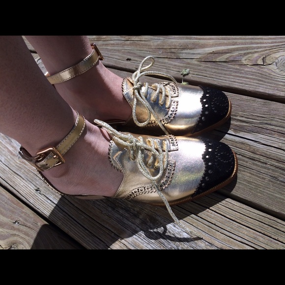 Chanel gold/black velvet tipped runway sandals