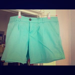 Bermudas light blue