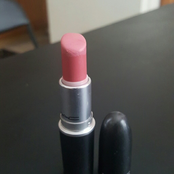 Please me lipstick  (MAC)