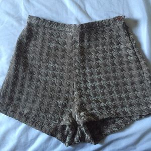 AMERICAN APPAREL HOUNDSTOOTH HIGH WAIST SHORTS
