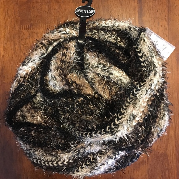 NWT infinity scarf!