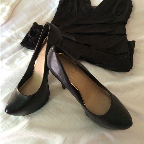Beautiful black shoes  high heels with platform !