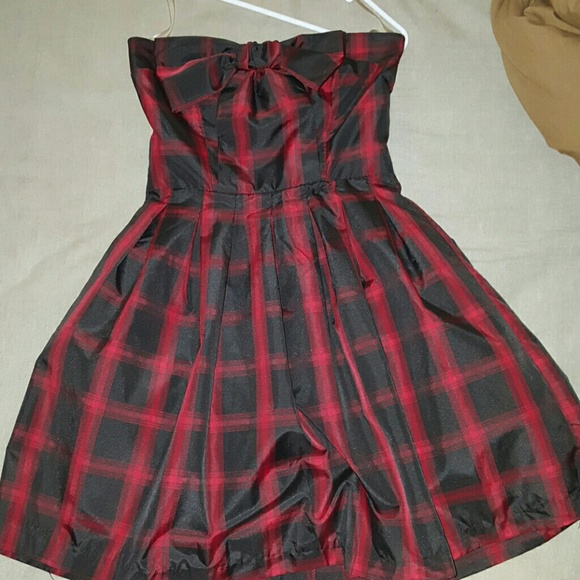 Strapless plaid retro dress