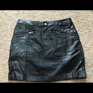 H&M faux leather & cloth black skirt