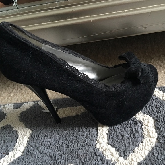 Cute bow tie black heels