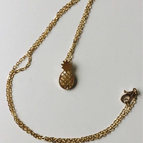 💟Small Gold Pineapple Necklace❤️ - Picture 4 of 4
