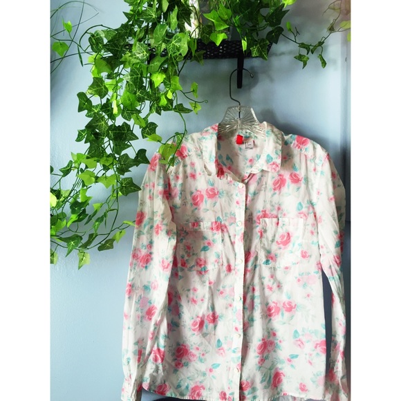 DIVIDED H&M Shirt 🌺