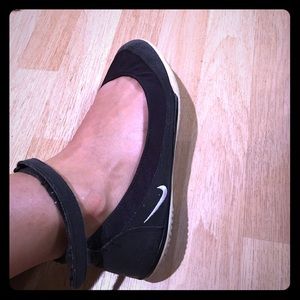 Nike "Tenkay" ballet flats