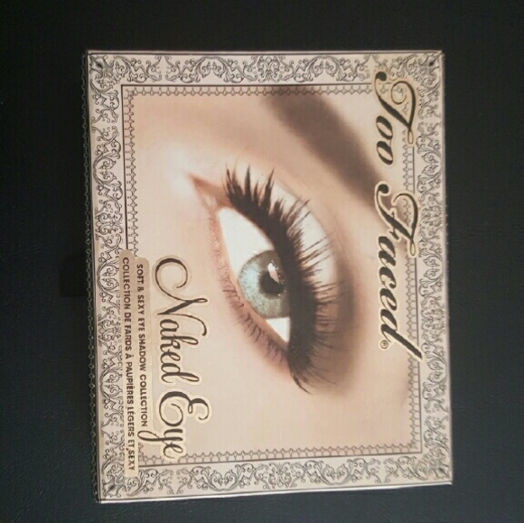 Smokey eyeshadow palette