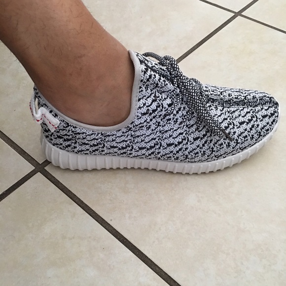 NWT Grey Fabric Sneakers unisex Final Price $30 - Picture 1 of 1