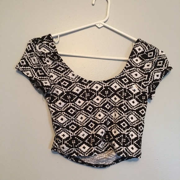 Crop top - Picture 1 of 2