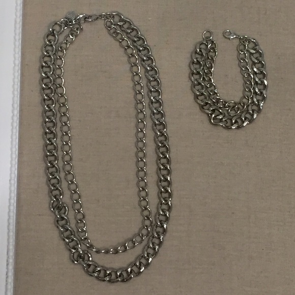 La Coco Curbchain in Silver - Picture 2 of 3