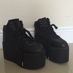 YRU Black platform sneakers