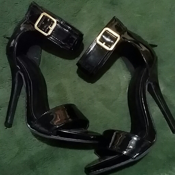SOLD 🔴🔴🔴Black heels