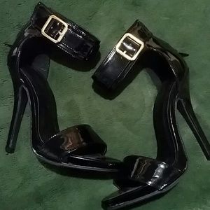 SOLD 🔴🔴🔴Black heels