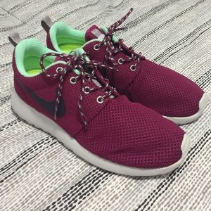 Nike Roshe Run - Raspberry Red