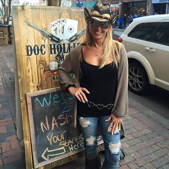 Meet your Posher, Angie - Picture 1 of 1