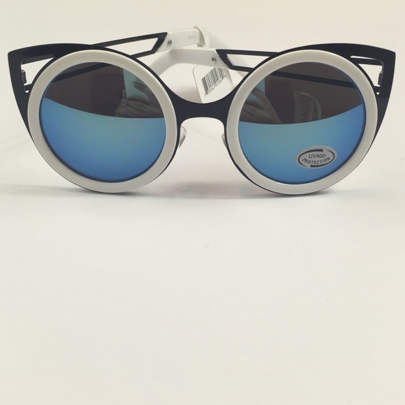 Bomb Blue/White/Black Sunglasses 😍 - Picture 4 of 4