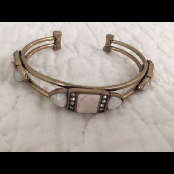 Bracelet cuff gold