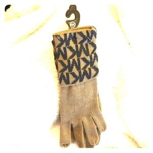 MK GLOVES ❤️ Brand new never used