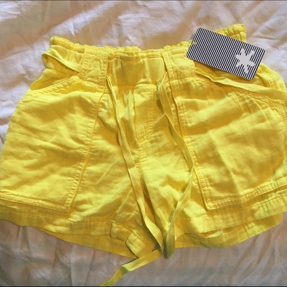 Yellow splendid shorts - Picture 2 of 3