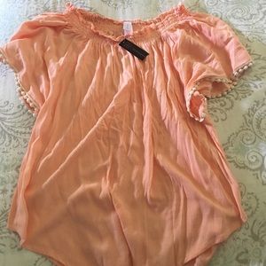 Beand new off shoulders top super cute