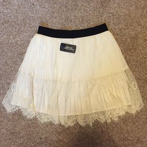 Never worn forever 21 skirt size medium