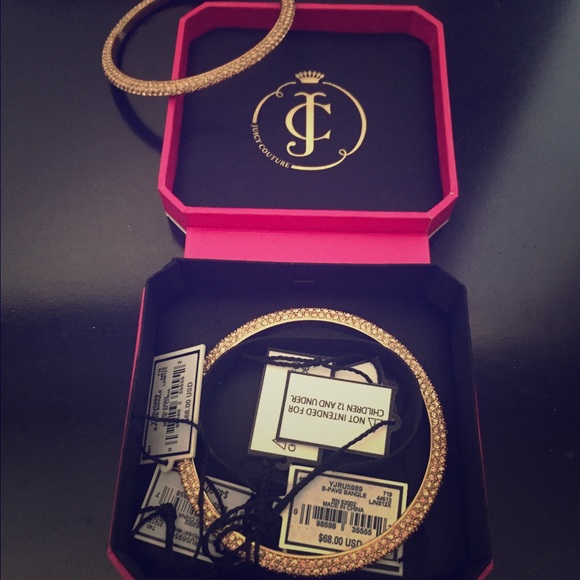 Juicy Couture rose gold bangle. One bangle ❤🎊🎊 - Picture 1 of 2