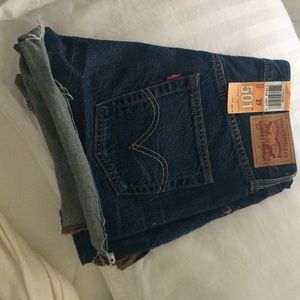 NEW Levi shorts