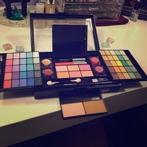 Make up kit!!!!!!
