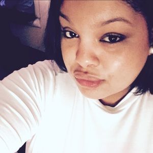 Meet your Posher, Aida