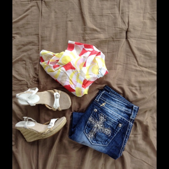 🎀🎀 Bling Miss Me capris 🎀🎀 - Picture 1 of 4