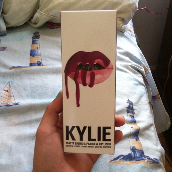 Kylie Lip Kit  Posie K. No Trades