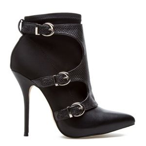 Black Heeled Ankle Bootie