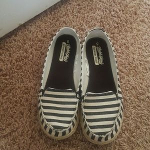 Stylish flat womens size 8