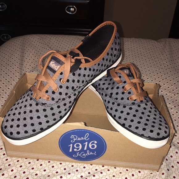 Polka dot Keds