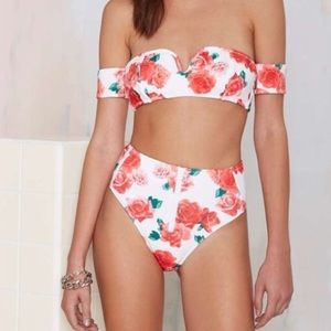 NASTY GAL HIGH WAISTED BIKINI BOTTOMS🌹