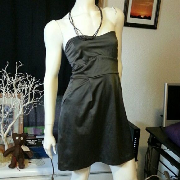 bloom Dresses & Skirts - Y2K Strapless mini!