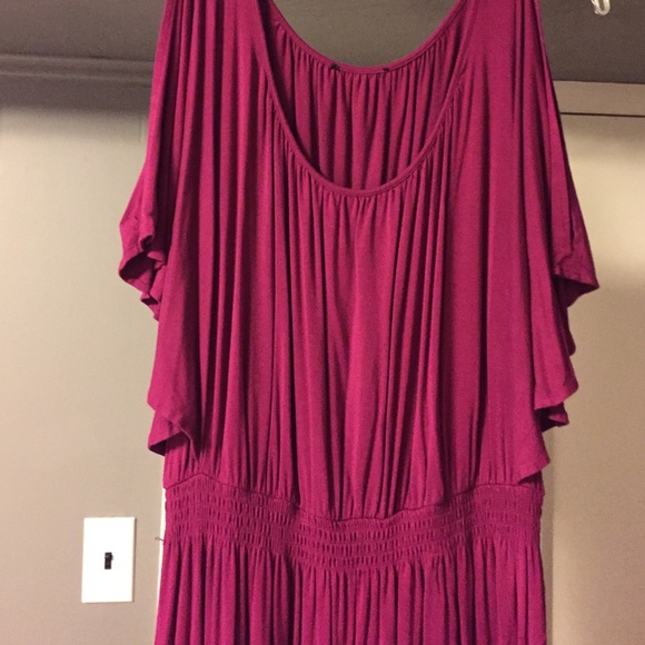 Cold shoulder dress - Picture 3 of 3