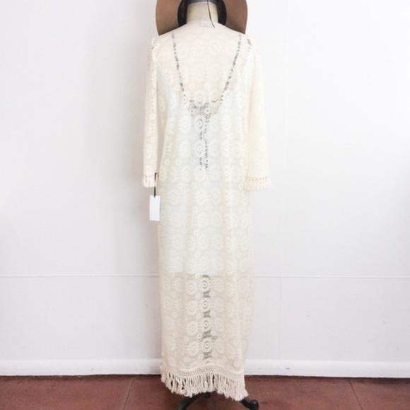 LAST ONE- Lace Duster ✨PRICE FIRM* - Picture 3 of 6