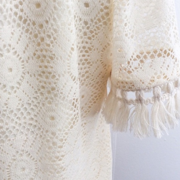 LAST ONE- Lace Duster ✨PRICE FIRM* - Picture 4 of 6