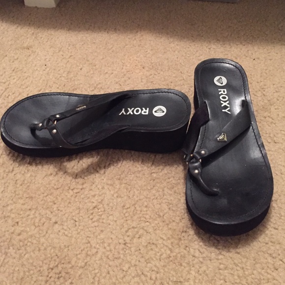 Roxy sandals with small wedge