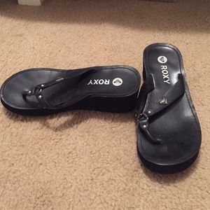 Roxy sandals with small wedge