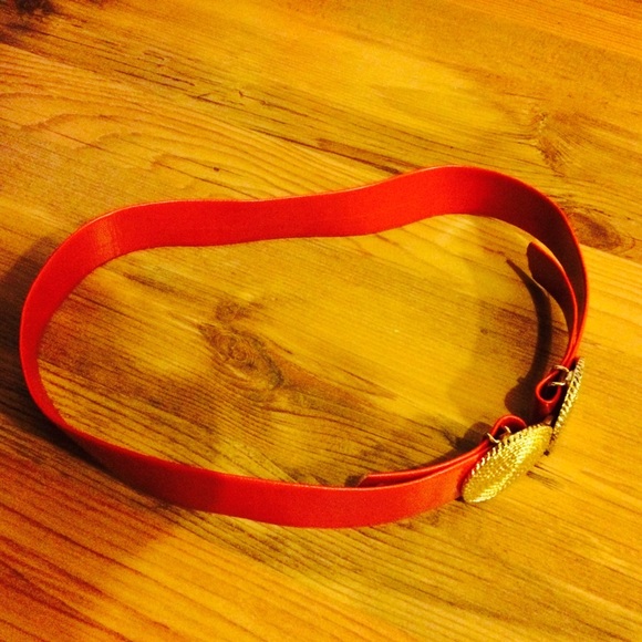 🚫SOLD in BUNDLE🚫Vtg Red & Gold Cinch Belt - Picture 3 of 4