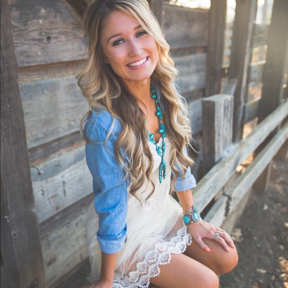 Meet your Posher, Chelsea - Picture 2 of 3