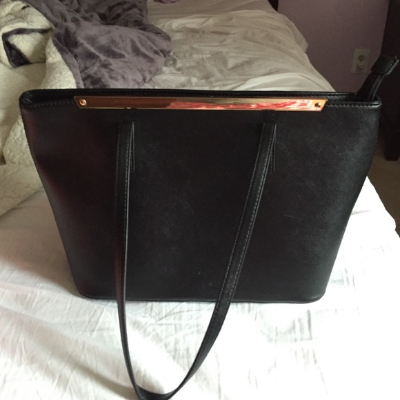 BLACK LEATHER PURSE